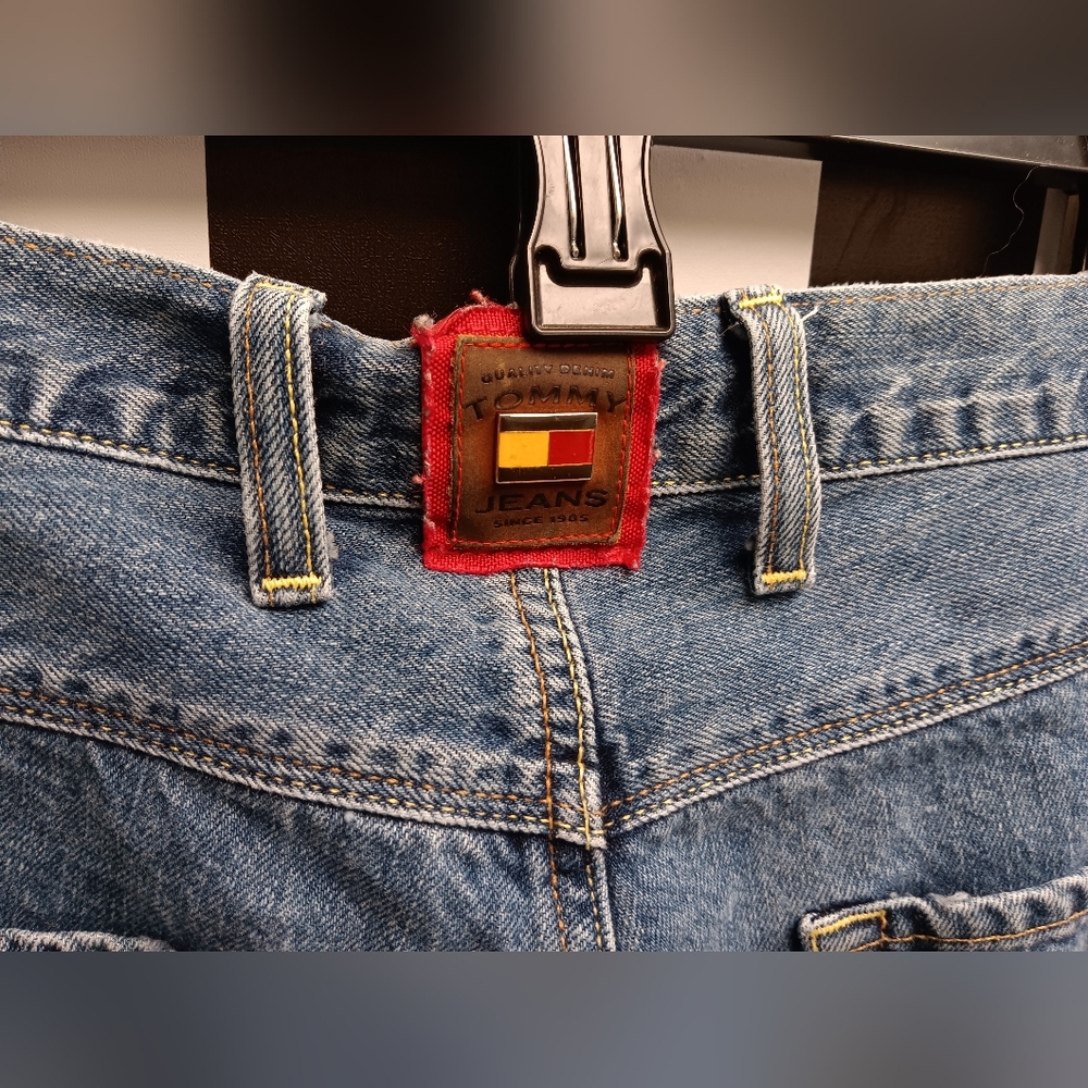 Tommy Hilfiger Jeans. - Picture 8 of 8